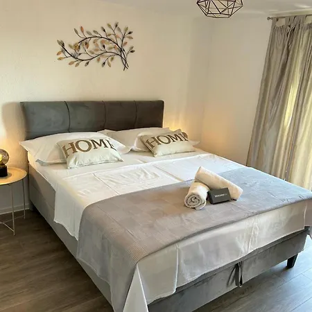 Apartment Miroslava - With Pool Trogir