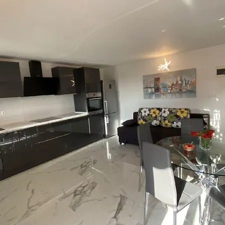 Apartment Miroslava - With Pool *