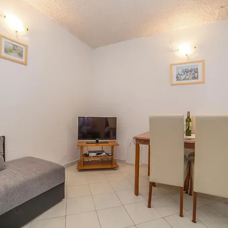 Apartment Miroslava - With Pool Trogir