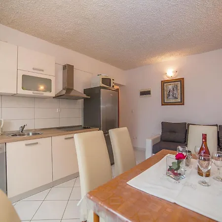 Miroslava - With Pool Apartment